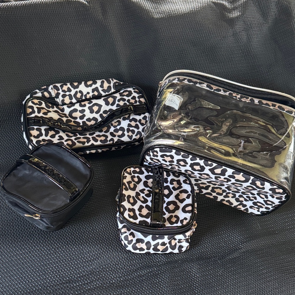 Leopard Print Travel Bag Set Nice Condition Cute❤️